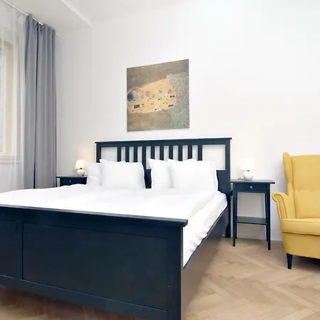 Apartments With 2 Bathrooms Prague Exterior photo