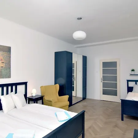 Apartments With 2 Bathrooms Prague Exterior photo
